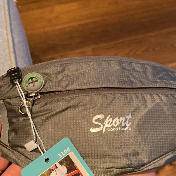 Fanny pack. BNWT - Picture 4 of 6